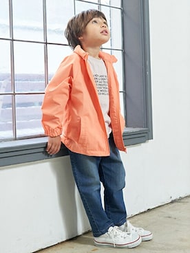 「アイテム（ナイロンジャケット、オレンジ系）」を使った、petit　main・b-roomさん（キッズ・105cm）の冬コーディネート