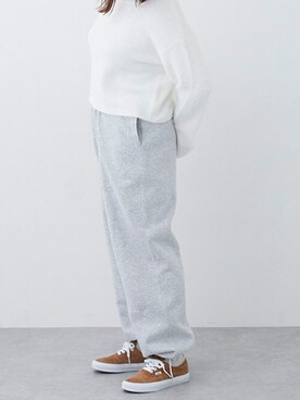 「レディース」｜「アイテム（スウェットパンツ）」を使った、petit　main・b-roomさん（レディース・162cm）の冬コーディネート