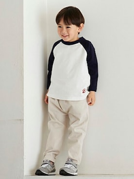 「petit main（プティマイン）のアイテム（スウェットパンツ）」を使った、petit　main・b-roomさん（キッズ・100cm）の冬コーディネート