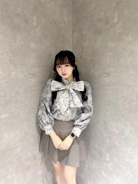 「MAJESTIC LEGON（マジェスティックレゴン）のバリエボウタイブラウス（シャツ/ブラウス、ブルー系）」を使った、ゆいのさん（レディース）の冬コーディネート