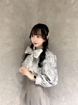 「MAJESTIC LEGON（マジェスティックレゴン）のバリエボウタイブラウス（シャツ/ブラウス、ブルー系）」を使った、ゆいのさん（レディース）の冬コーディネート