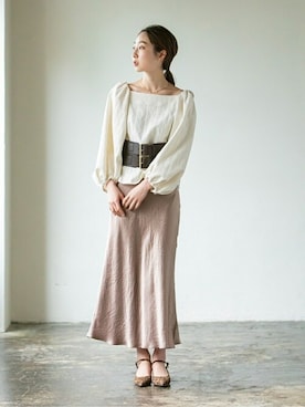 「Noble（ノーブル）のサテンマーメイドスカート（スカート）」を使った、りなさん（レディース・164cm）の夏コーディネート