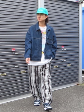「ストライプパンツ」｜「アイテム（デニムジャケット）」を使った、isseiさん（メンズ・180cm）の秋コーディネート