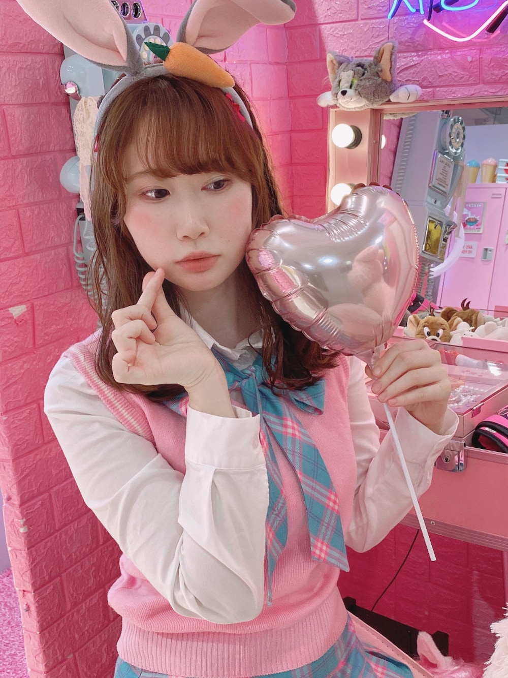 「シンプル、制服、NiziU、アイドル、韓国ファッション、制服風コーデ、高校生コーデ。、夏コーデ、アイドル風、夏服、kpop、韓国好きな人と繋がりたい、低身長、制服風、制服 #高校生 #JK #hischool」｜「choaのアイテム（Tシャツ/カットソー、ピンク系）」を使った、nanaさん（レディース・155cm）の夏コーディネートの1枚目の写真