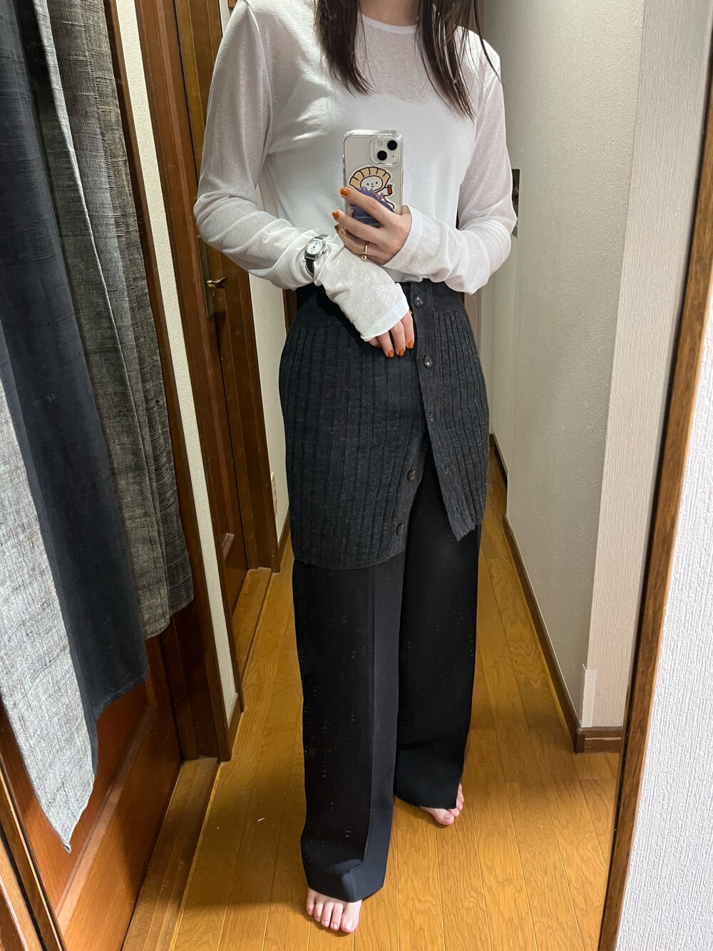 「楽天市場のアイテム（Tシャツ/カットソー、ホワイト系）」を使った、うにさん（レディース・170cm）の秋コーディネートの1枚目の写真