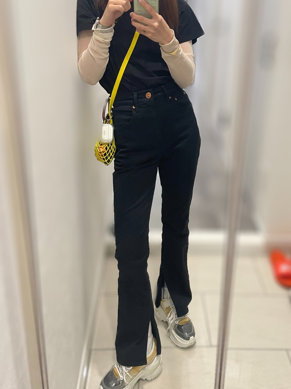 「休日スタイル、Maison Margiela、LONGCHAMP、シースルー」｜「Maison Margielaのアイテム（Tシャツ/カットソー、ブラック系）」を使った、🐇226285🐈さん（レディース・154cm）の春コーディネートの1枚目の写真