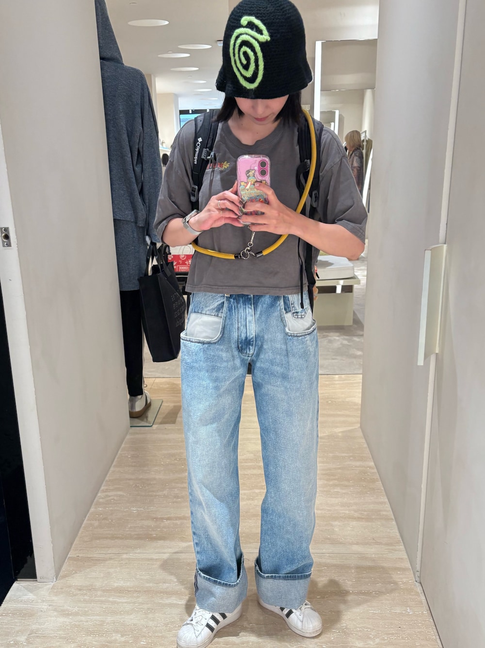 「シンプルコーデ、stussy、Maison Margiela、adidas」｜「Maison Margielaの5-pocket Trousers（デニムパンツ、ブルー系）」を使った、🐇226285🐈さん（レディース・154cm）の冬コーディネートの1枚目の写真