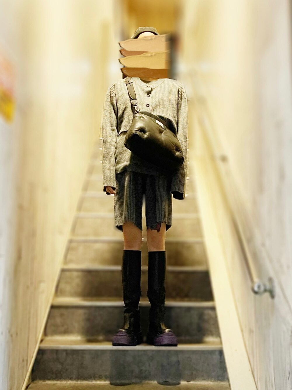 「低身長コーデ、ベレー帽、セットアップ、ロングブーツ、Maison Margiela、BOTTEGA VENETA」｜「Ray BEAMSのRay BEAMS / モール ベレー帽（ハンチング/ベレー帽、ブラック系）」を使った、🐇226285🐈さん（レディース・154cm）の秋コーディネートの1枚目の写真