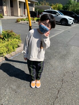 「GUコーデ」｜「アイテム（チノパンツ）」を使った、AYATOさん（キッズ・110cm）の秋コーディネート