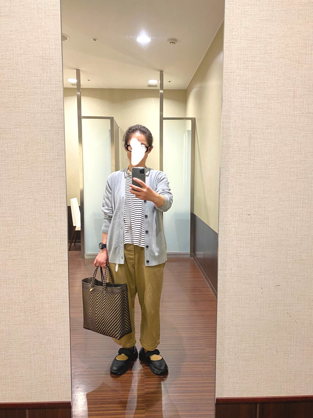 「お洒落さんとつながりたい、Tシャツ、ボーダー、UNIQLO、ミラノリブvネックカーディガン、Gショック、ファティーグパンツ、orslow、スニーカー、ZARA、メルカドバッグ、Letra、金子眼鏡、にこちゃんネックレス」｜「UNIQLOのコットンオーバーサイズボーダーT Lサイズ（Tシャツ/カットソー、その他）」を使った、はむさん（レディース・158cm）の春コーディネートの1枚目の写真