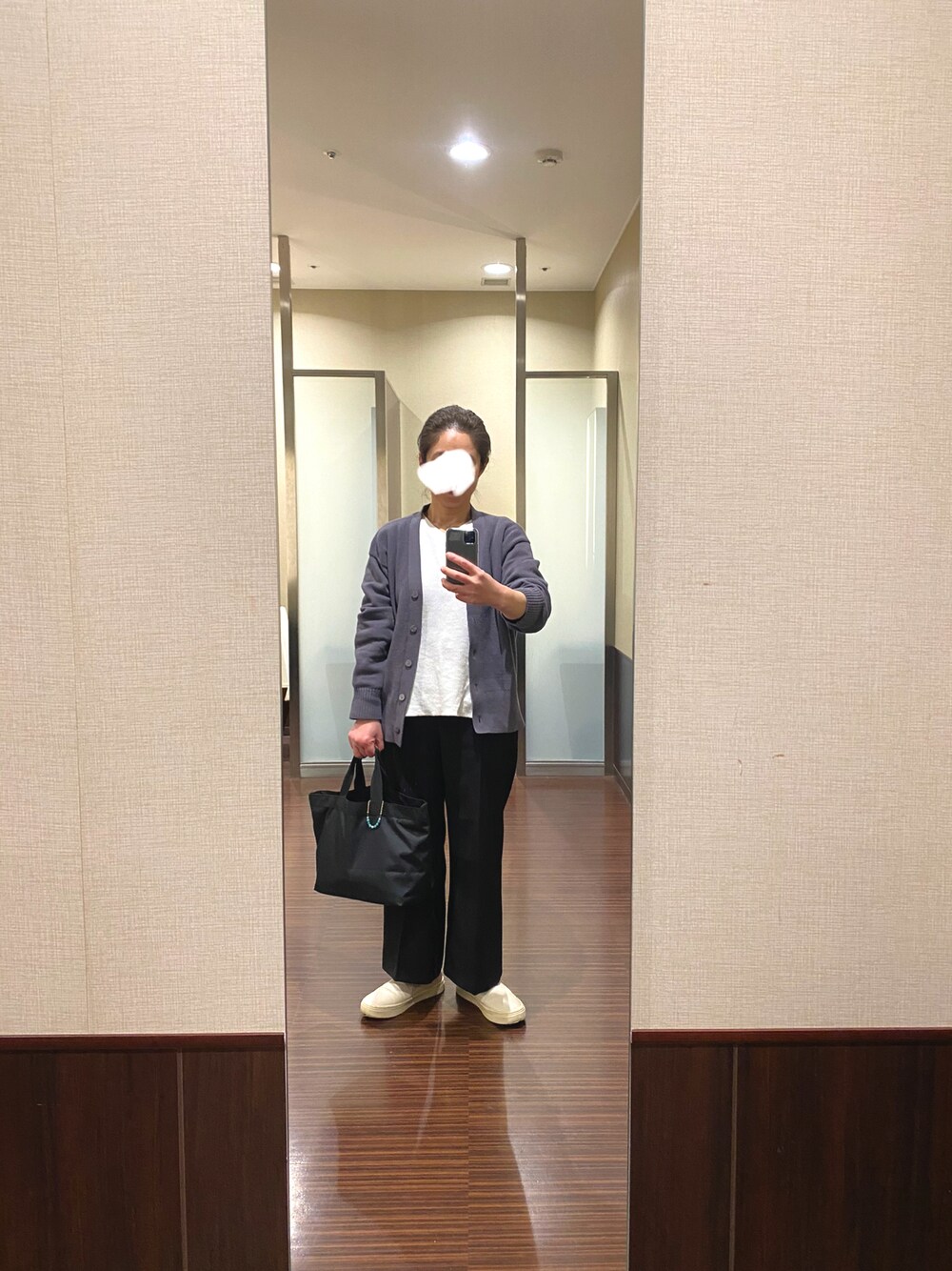 UNIQLO フェデラーモデルVネック Tシャツ　L UNIQLO ブルー Vネック Tシャツ L - メルカリ