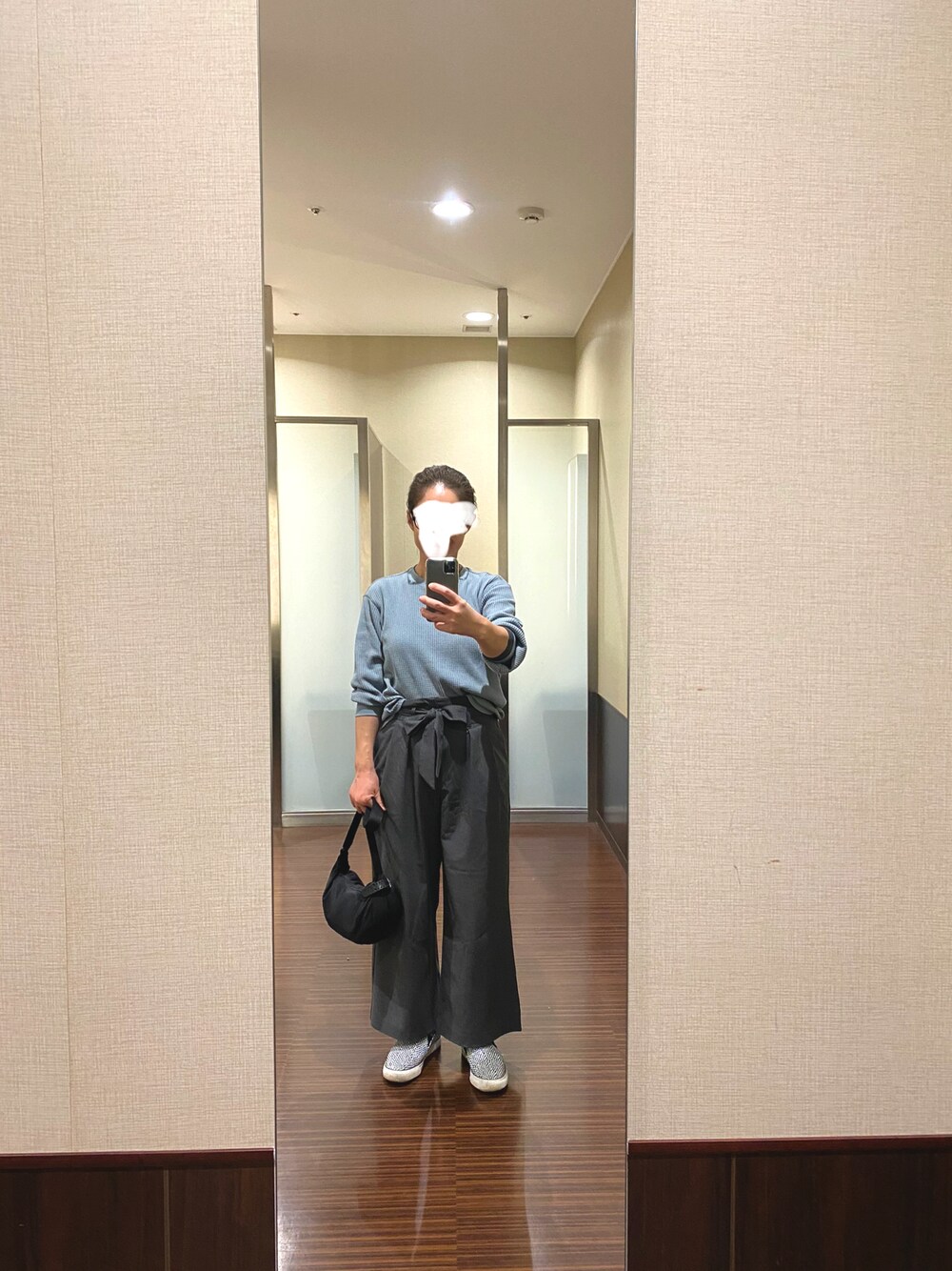 「シンプル、ワッフルクルーネックＴ、ハイウエストパンツ、Gショック、UNIQLO、ZARA、おしゃれさんと繋がりたい」｜「ZARAのアイテム（スラックス、グレー系）」を使った、はむさん（レディース・158cm）の秋コーディネートの1枚目の写真