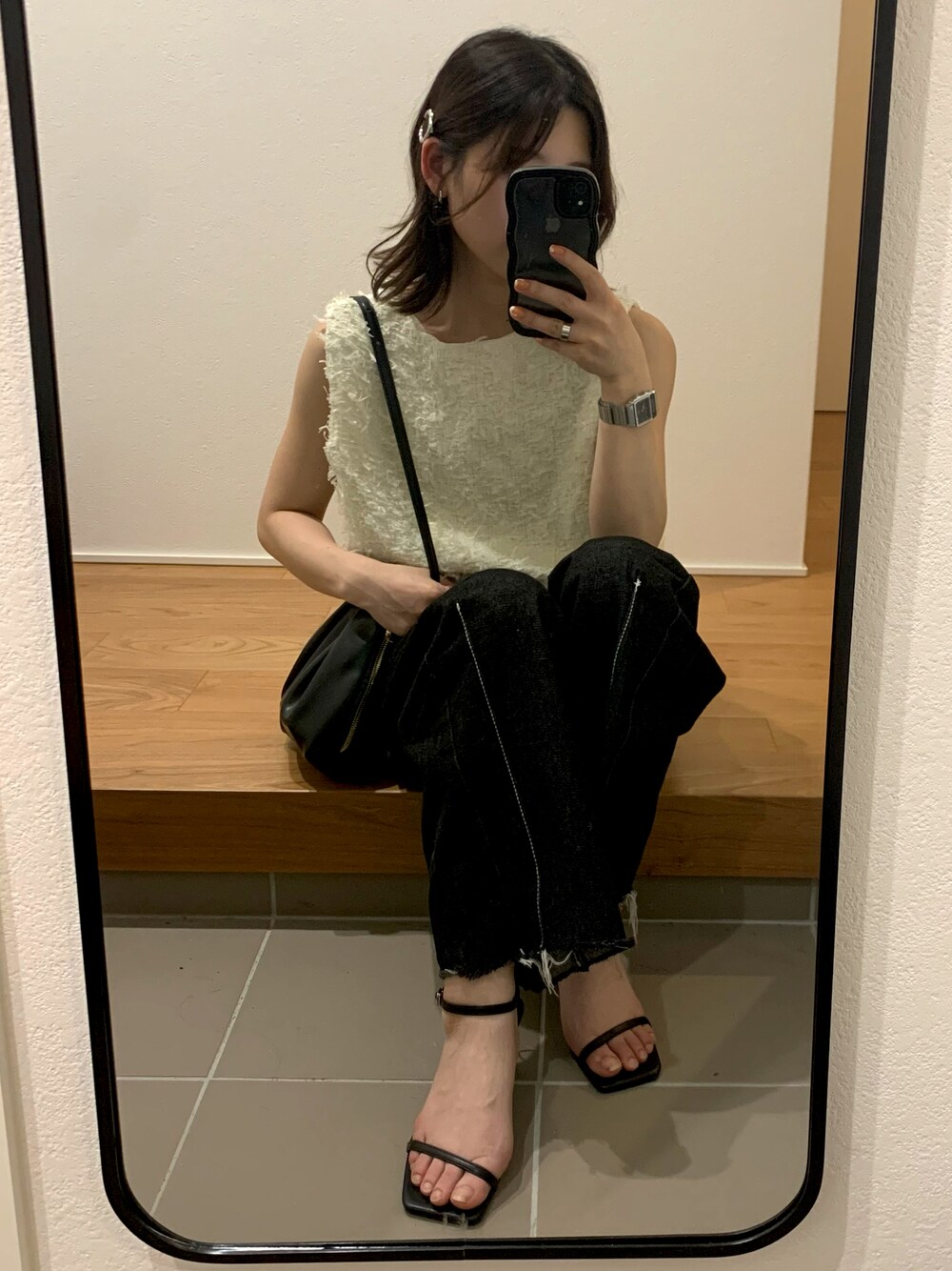 Amiur（エミレ）の「stitch line cocoon denim pants / ステッチ
