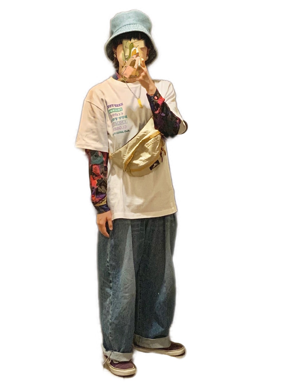 「古着、古着MIX、Tシャツ×デニム、Tシャツ×シャツ、柄シャツ、バケットハット、ストリート系」｜「VANSのVANS ヴァンズ OLD SKOOL オールドスクール VN0A38G1QA1 PETUNIA/TRUE WHITE（スニーカー、パープル系）」を使った、てれれさん（レディース・162cm）の春コーディネートの1枚目の写真