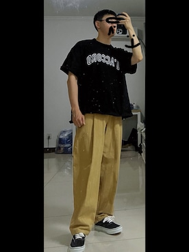 「アイテム（チノパンツ、ゴールド系）」を使った、Needed_flourellaさん（メンズ・168cm）の冬コーディネート