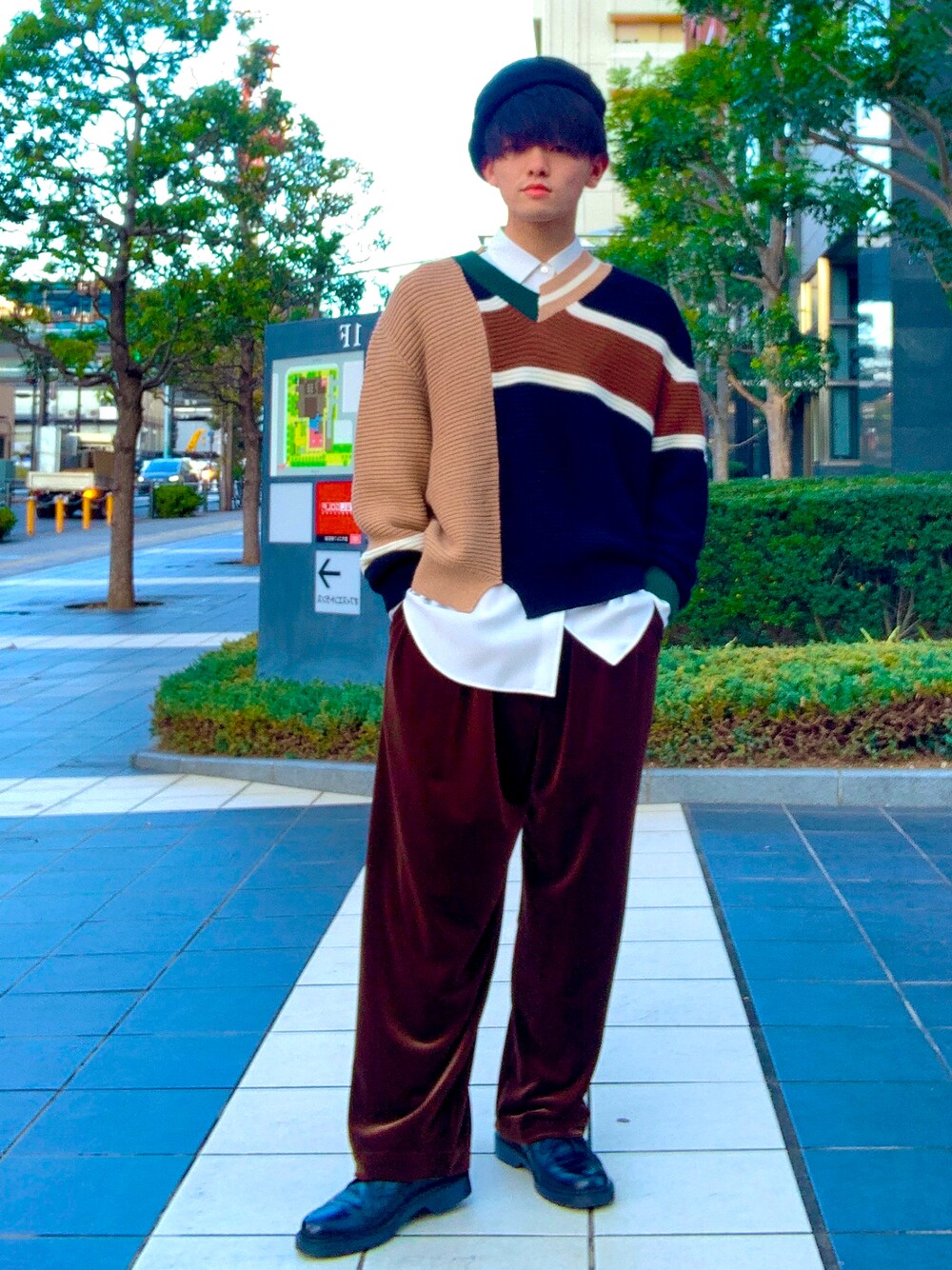 CULLNI（クルニ）の「アシンメトリーVネックニット（ニット