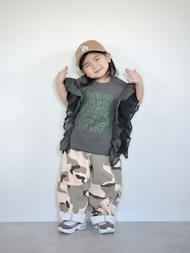 「CIAOPANIC TYPY（チャオパニックティピー）の【KIDS】ドッキングチュールフリルメッセージロゴTEE（Tシャツ/カットソー、グレー系）」を使った、ORITSUさん（キッズ・123cm）の春コーディネート