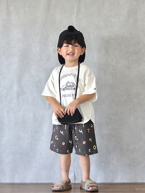 【VETEMENTS】グレー ロゴ刺繍 Tシャツ VETEMENTSのグレー ロゴ刺繍 Tシャツがセール中