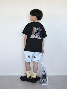 「LOWRYS FARM（ローリーズファーム）のＭＴＶプリントＢＩＧＴ　668997（Tシャツ/カットソー、ブラック系）」を使った、ORITSUさん（キッズ・123cm）の春コーディネート