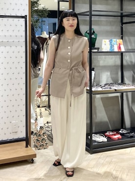「A part by（アパートバイ）のダブルストラップミュール（パンプス、ブラック系）」を使った、まゆてぃんさん（レディース・164cm）の夏コーディネート