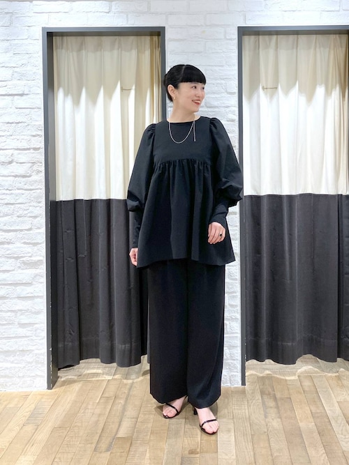 新品未使用　ALO カットソー2枚セット ALO Yoga】CROPPED G.O.A.T JACKET 2カラー 海外限定 (ALO Yoga