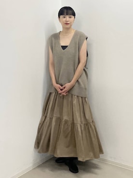 「A part by（アパートバイ）のスエードティアードキャミワンピース（ワンピース、ベージュ系）」を使った、まゆてぃんさん（レディース・164cm）の秋コーディネート