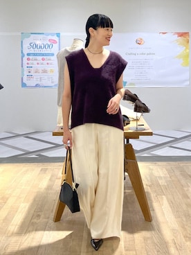 「アイテム（ベスト、レッド系）」を使った、まゆてぃんさん（レディース・164cm）の秋コーディネート