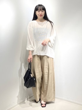 「A part by（アパートバイ）の【高身長向けサイズ展開あり・あいか企画】サテンバルーンイージーパンツ（その他パンツ、ベージュ系）」を使った、まゆてぃんさん（レディース・164cm）の春コーディネート