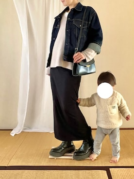 「ナロースカート」｜「アイテム（デニムジャケット）」を使った、さきさん（レディース・166cm）の冬コーディネート