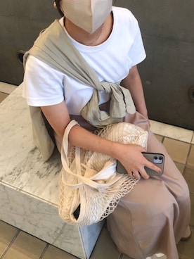 「UNIQLO（ユニクロ）のクルーネックT（半袖）（Tシャツ/カットソー、ホワイト系）」を使った、しばさん（レディース）の秋コーディネート