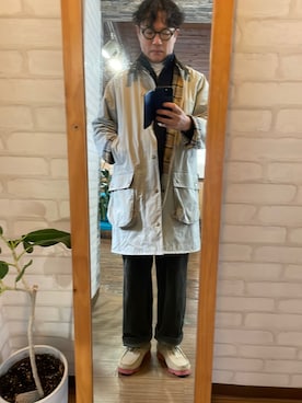 「バブアー」｜「アイテム（チノパンツ）」を使った、キャサさん（メンズ・171cm）の冬コーディネート