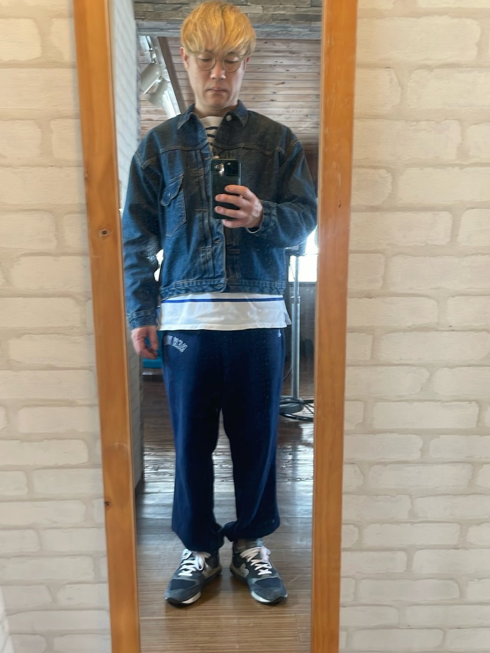 「orSlowのアイテム（デニムジャケット、ブルー系）」を使った、キャサさん（メンズ・171cm）の春コーディネートの1枚目の写真