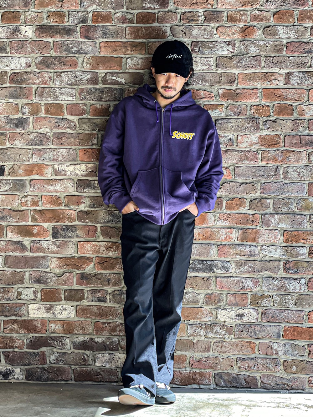 「SCHOTT、ショット、おしゃれさんと繋がりたい、お洒落さんとつながりたい、いいね、save、フォローお願いします🤑」｜「schottのSchott/ショット/CVC ZIP HOODIE "POLICIES AND PROCEDURES"（パーカー、パープル系）」を使った、鈴木 瞬さん（メンズ・176cm）の秋コーディネートの1枚目の写真