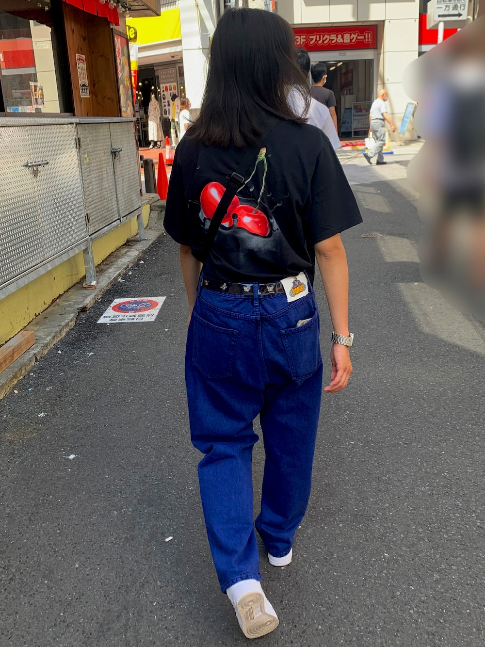 「カジュアル、ootd、パンツスタイル、ストリート、メンズライク、HUF、x-girl、XLARGE、AF1」｜「HUFのWET CHERRY S/S TEE  HUF ハフ Tシャツ（Tシャツ/カットソー、ブラック系）」を使った、ちゃーりーさん（レディース・161cm）の夏コーディネートの1枚目の写真