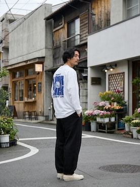 「rehacer（レアセル）のrehacer : Mind Free L/S T-shirt  / マインドフリー ロングスリーブ Tシャツ（Tシャツ/カットソー、ホワイト系）」を使った、rehacer STAFFさん（メンズ・175cm）の冬コーディネート