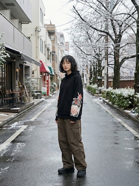 「rehacer（レアセル）のrehacer : Botanical Sleeve HW Wide PK  / ボタニカル スリーブ ワイド パーカー（パーカー、ブラック系）」を使った、rehacer STAFFさん（メンズ・175cm）の冬コーディネート