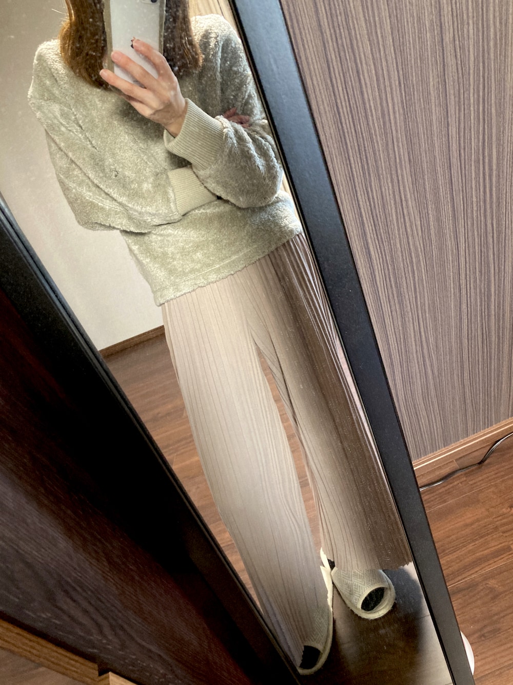 「低身長、低身長コーデ、しごとふく」｜「fifthのプリーツロングワイドパンツ（その他パンツ、ピンク系）」を使った、Y U Iさん（レディース・151cm）の冬コーディネートの1枚目の写真
