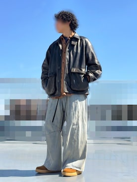 「ADAM ET ROPE'（アダムエロペ）のスエードタッチ レーヨン レギュラーカラーシャツ（シャツ/ブラウス、ブラウン系）」を使った、HMさん（メンズ・175cm）の春コーディネート