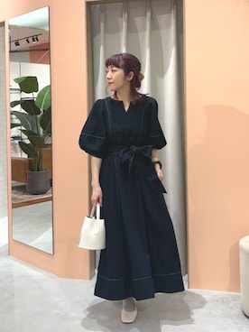 「natural couture（ナチュラルクチュール）のランタンスリーブワンピース（ワンピース、ブルー系）」を使った、あゆこさん（レディース・158cm）の春コーディネート