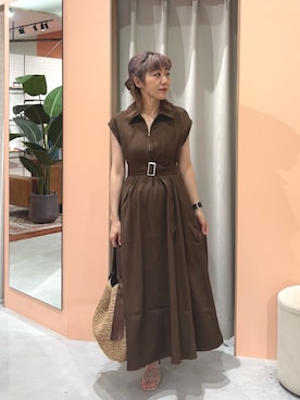 「natural couture（ナチュラルクチュール）のフロントZIP衿付きワンピース（ワンピース、ブラウン系）」を使った、あゆこさん（レディース・158cm）の夏コーディネート