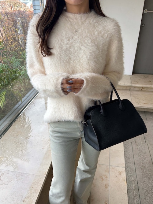 クルーネックシャギーニット