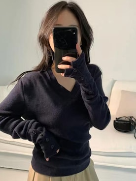 「Girly Doll（ガーリードール）の袖ボタンVネックリブニットプルオーバー（Tシャツ/カットソー、ブルー系）」を使った、douladoulaさん（レディース・162cm）の春コーディネート