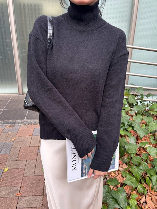 オーバーサイズハイネックニット