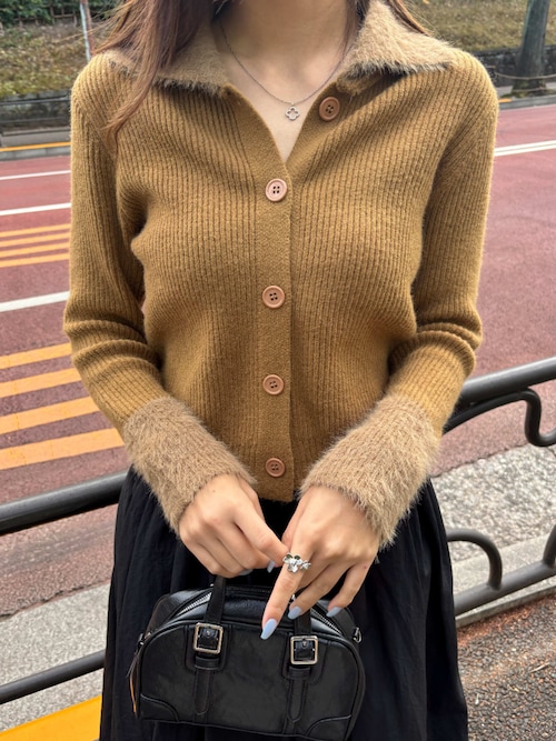 ファー切り替え襟付きリブニットカーディガン