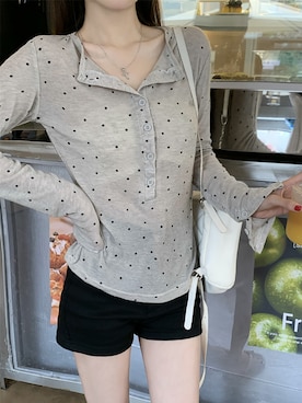 「Girly Doll（ガーリードール）のヘンリーネックドット柄シアーカットソー（Tシャツ/カットソー、グレー系）」を使った、douladoulaさん（レディース・162cm）の春コーディネート