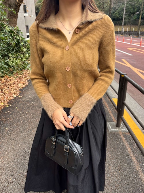 ファー切り替え襟付きリブニットカーディガン