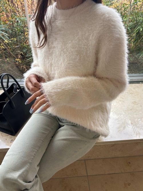 クルーネックシャギーニット