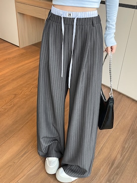 「Girly Doll（ガーリードール）のダブルウエストストライプワイドパンツ（その他パンツ、グレー系）」を使った、douladoulaさん（レディース・162cm）の春コーディネート