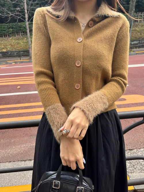 ファー切り替え襟付きリブニットカーディガン