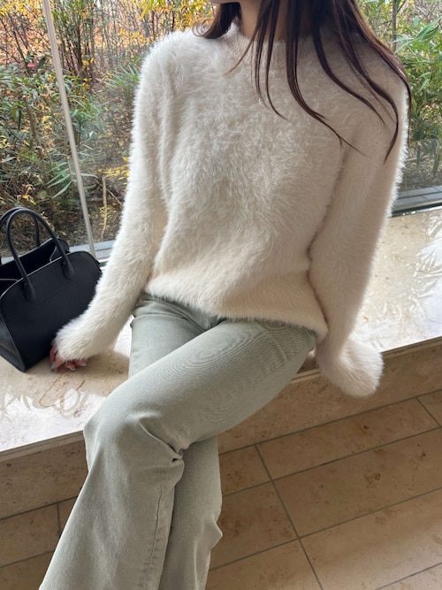 クルーネックシャギーニット